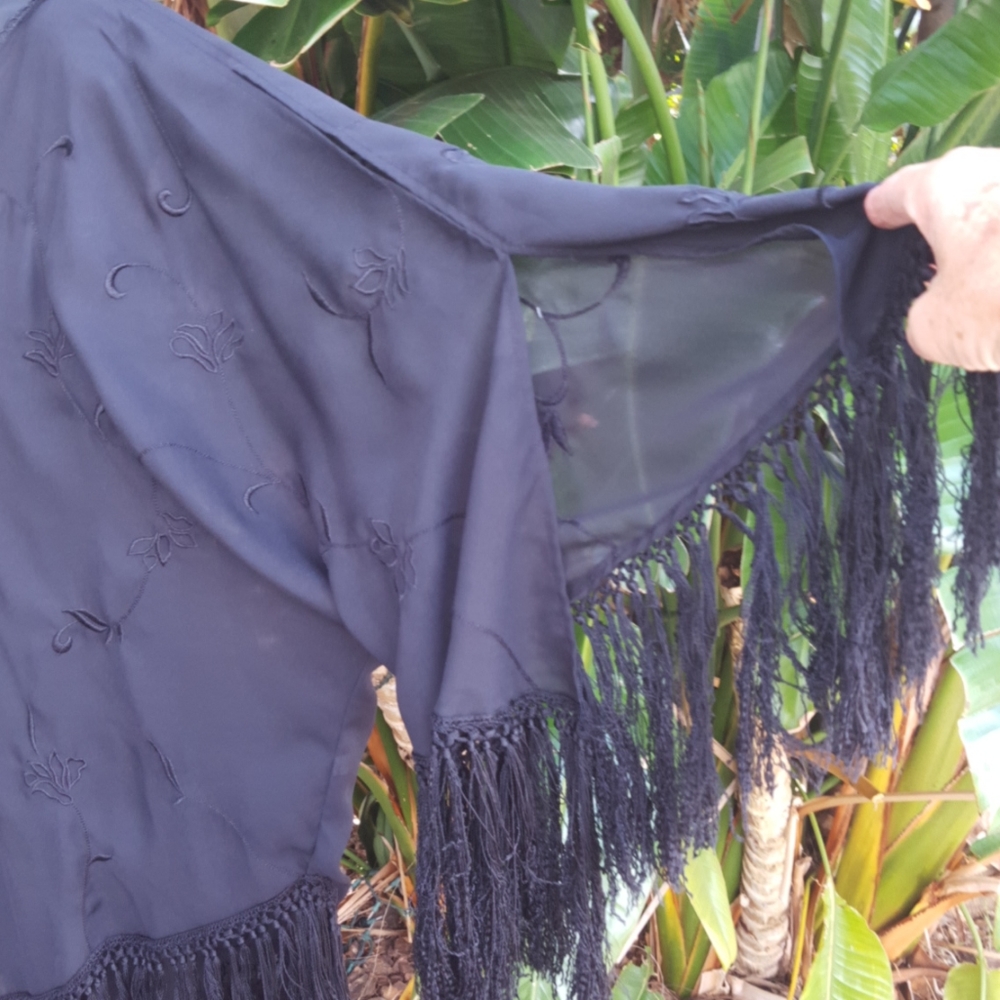 - Fringe top - Picture 2 of 5